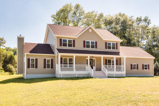 10 Lackawanna Dr, Fredon, NJ 07860-5508
