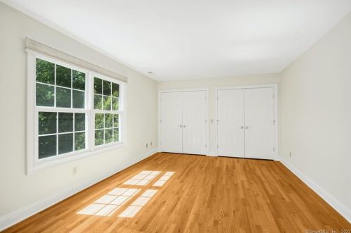 5 Christopher Ln, Norwalk CT  06851-3325 exterior