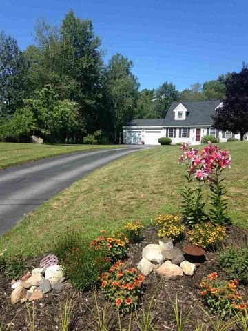 2 Brittany Cir, Allenstown, NH 03275-1122