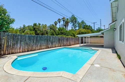 8536 Basswood Ave, Riverside CA  92504-2827 exterior