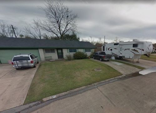 2911 Avenue J, Nederland, TX 77627-7625