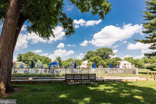 22 Valleybrook Dr, Lancaster PA  17601-4623 exterior