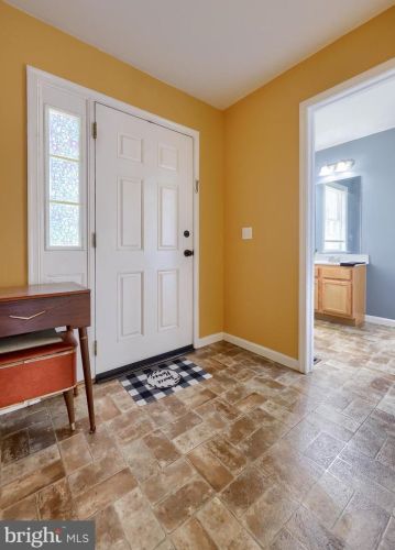 320 Elmshire Dr, Lancaster, PA 17603-8838