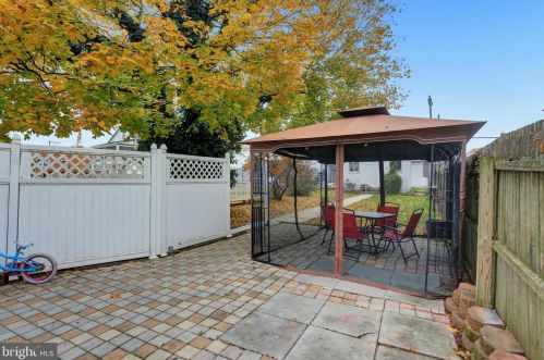 717 York St, Hanover PA 17331-3228 exterior