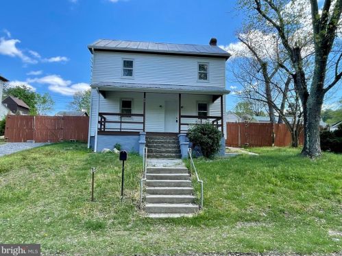 99 James St, Berkeley Springs, WV 25411-5400