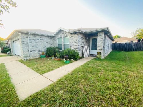 5712 Addington Dr, Fort Worth, TX 76135-1465