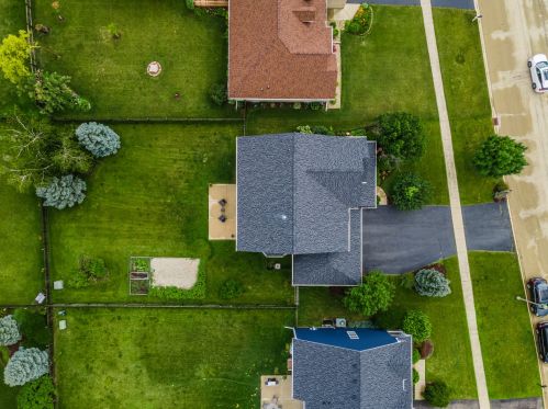 1826 Luther Lowell Ln, Sycamore IL  60178-8751 exterior