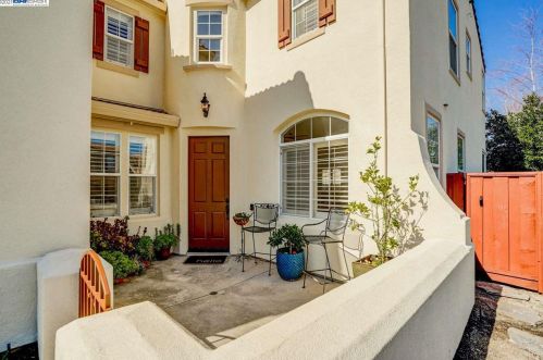 7318 Longmont Loop, Hayward, CA 94552-5269