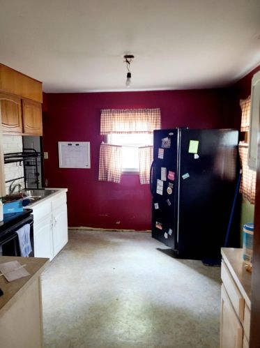202 Northview Dr, Valpo IN  46383-3515 exterior