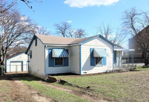 3201 Mitchell Blvd, Fort Worth, TX 76105-4648