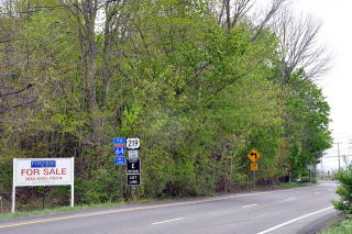 1317 Maplewood Ave, Fort Spring WV  exterior
