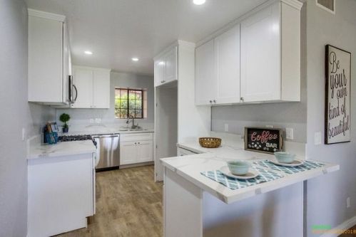 7557 Romeria St, Carlsbad, CA 92009-7458