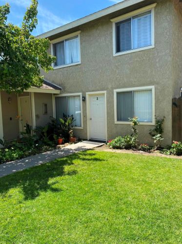 1310 Hull Pl, Oxnard, CA 93030-6633