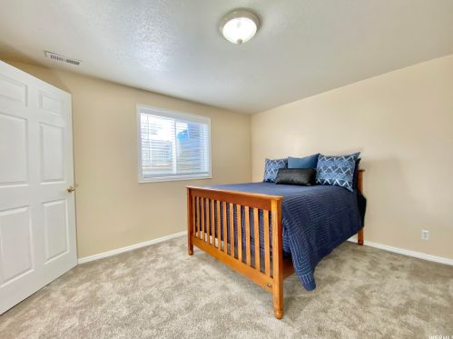 381 400, Smithfield UT 84335-1349 exterior