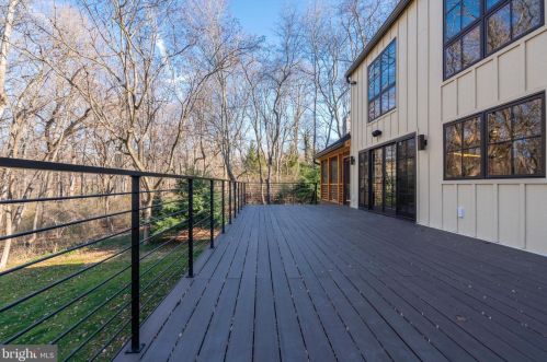 603 Gravers Ln, Philadelphia PA 19118-2806 exterior