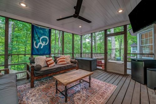 4597 Holliston Rd, Atlanta GA  30360-2057 exterior