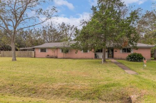 308 Hickory St, Sugar Valley, TX 77480-3806