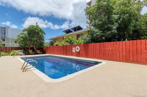 1722 Makiki St, Honolulu HI  96822-4490 exterior