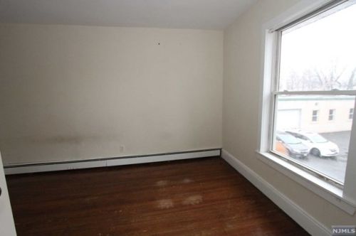 231 Royal Ave, Paterson NJ 07506-1830 exterior