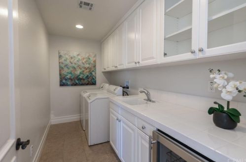 37 Blue Smt, Irvine CA  92603-0168 exterior