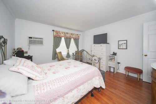 62 Manchester Ct, Tinton Falls NJ  07701-5496 exterior