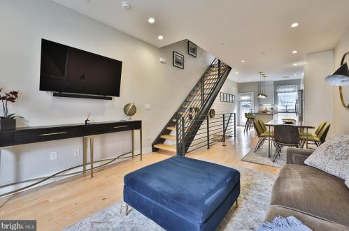 2610 Manton St, Philadelphia, PA 19146-3812