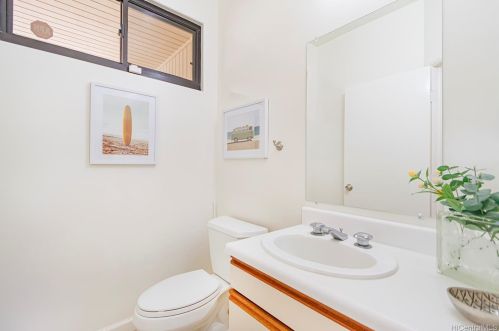 1051 Kamookoa Pl, Honolulu HI  96825-1317 exterior