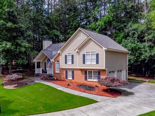 4011 Bent Willow Ln, Holly Springs, GA 30189-1515