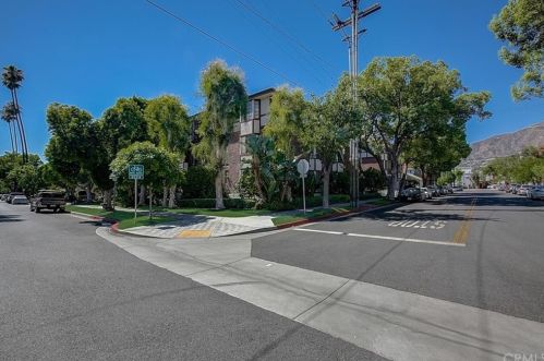 811 Columbus Ave, Glendale CA  91203-1122 exterior