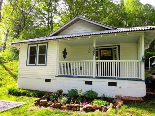 450 Sutton Branch Rd, Sylva, NC 28779-8483