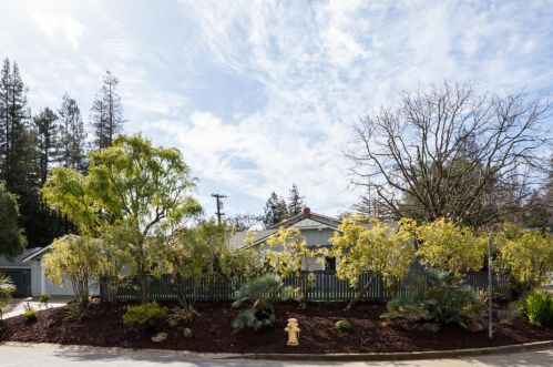 2076 Kent Dr, Los Altos, CA 94024-7030