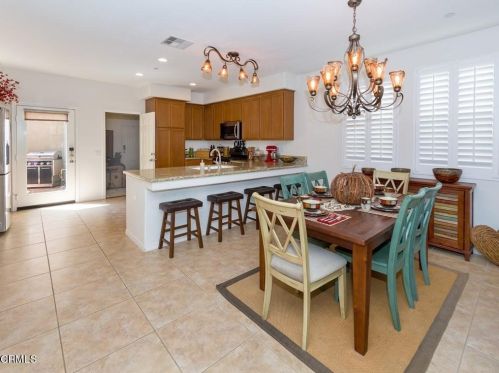 714 Owens River Dr, Oxnard, CA 93036-5359