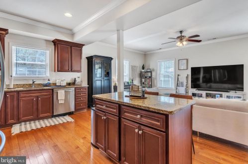 6318 Linden St, Shady Side MD  20764-2910 exterior