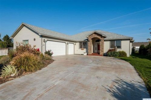6207 Buena Ct, Pasco, WA 99301-2117
