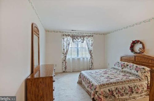 814 Silver Ct, Trenton NJ 08690-3531 exterior