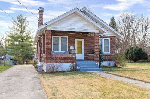 5731 Adelphi St, Cincinnati, OH 45227-2801