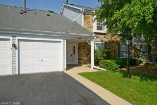1549 Sandhurst Ct, Wheaton, IL 60189-2708