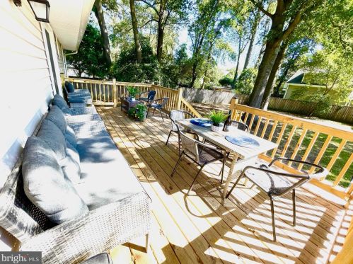 733 Stinchcomb Rd, Severna Park MD  21146-4223 exterior