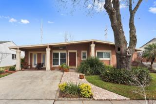 7005 Gillen St, Metairie, LA 70003-3131