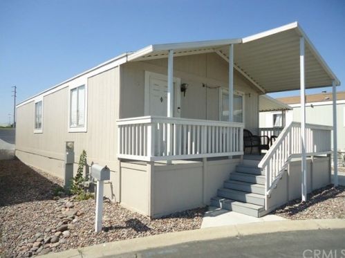 135 Pepper Ave, Rialto, CA 92376-6118
