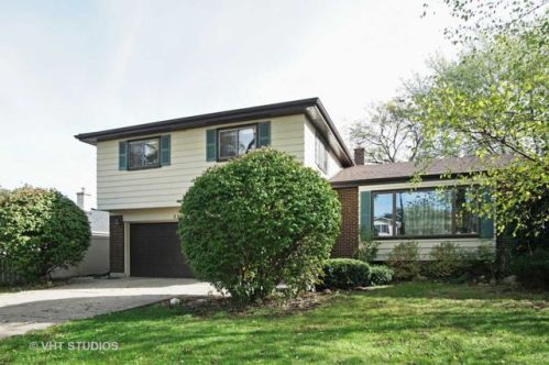 835 Stratford Ave, Elmhurst IL  60126-4652 exterior