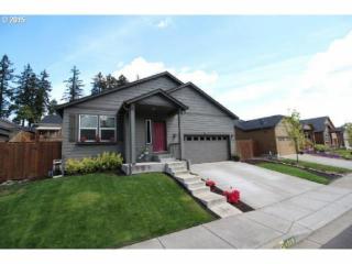 4908 Holly St, Springfield, OR 97478-7526