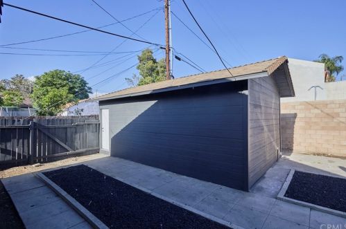 109 Wright St, Santa Ana CA 92701-4342 exterior
