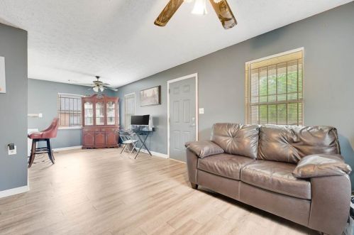 64 Hatcher Ave, Atlanta GA  30315-1716 exterior