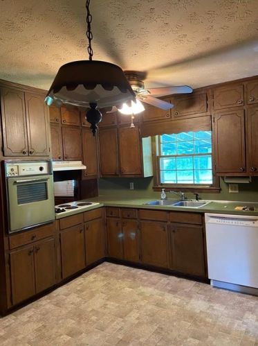 1455 Gardner Rd, Conyers GA  30012-4140 exterior