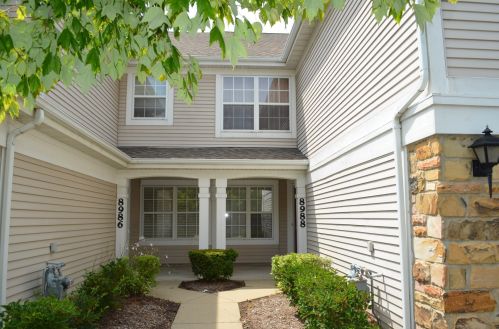 8988 Heathwood Cir, Niles IL  60714-5814 exterior