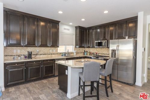 44034 Marbella St, Lancaster CA 93536-6856 exterior