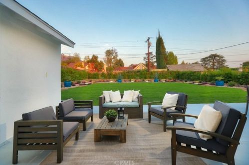 1622 Virginia Ave, Glendale CA  91202-1246 exterior