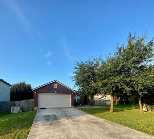 671 Abundance Ln, Uhland TX  78640-5538 exterior