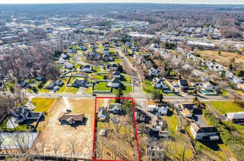 151 Wall St, Tinton Falls NJ  07724-2416 exterior